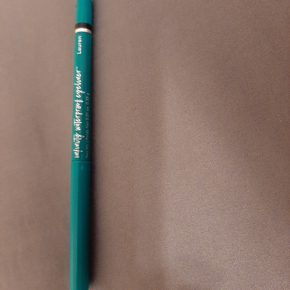 Infinity waterproof eyeliner